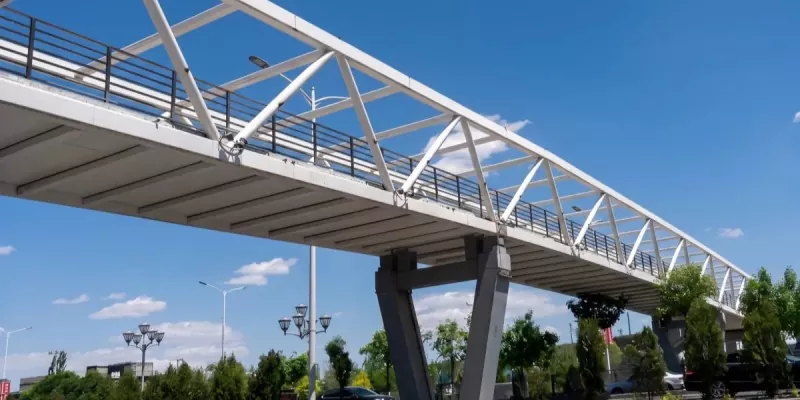 የአረብ ብረት መዋቅር የከተማ የእግር ድልድይ ግንባታ